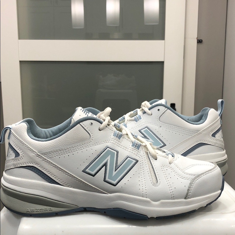 New Balance Women’s WX608v5 Cross Trainer Shoes – Size 10.5W White/Light Blue